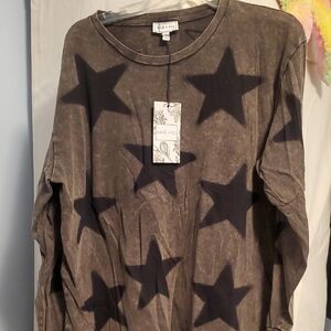 Sage + Fig Women's Olive Star Print Long Sleeve Top